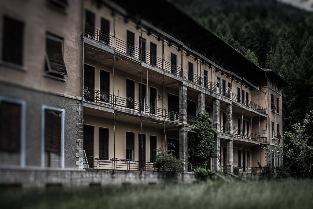 Il Sanatorio di Borno abbandonato
