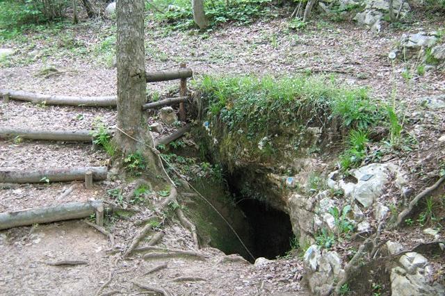 Altopiano di Cariadeghe di Serle il Monumento Naturale. Sentieri Bresciani