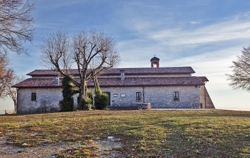 Altopiano di Cariadeghe di Serle il Monumento Naturale. Sentieri Bresciani