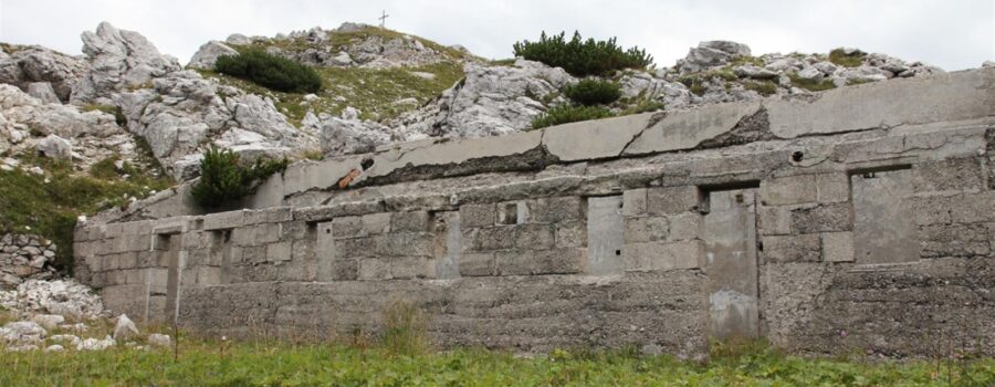 Escursioni in Valle Camonica fortificazioni del Corno d'Aola Trincee