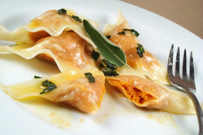 tortelli di Zucca piatti tipici bresciani - le ricette bresciane - cucina bresciana