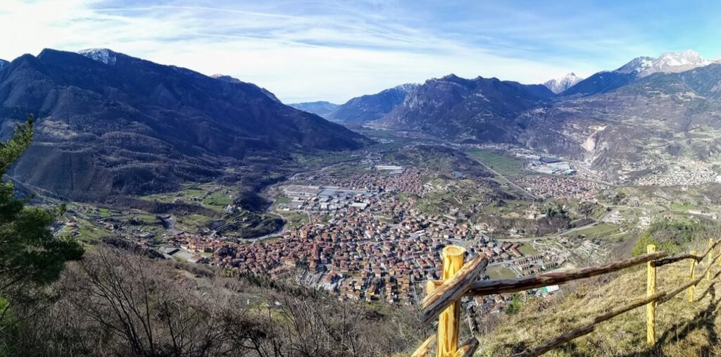 Bosco del cerreto vista dal gufo valle Camonica