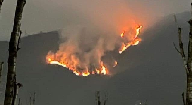 Monte Maddalena Brescia in fiamme - Tutte le foto.